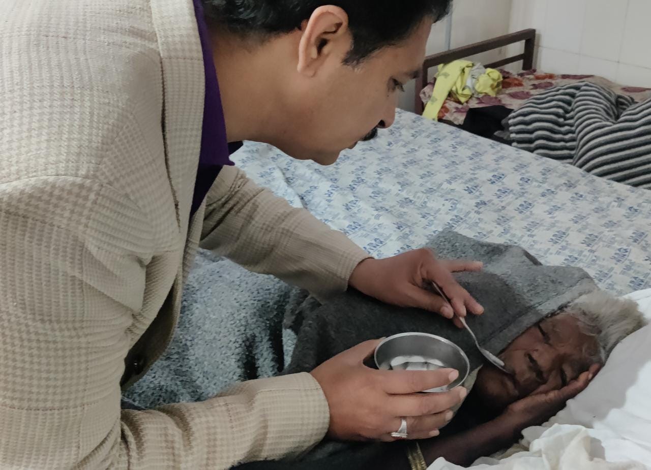 अपनों के लिए तड़पती हुई वृद्धा ने अंतिम समय में किया देह का दान-आंचलिक ख़बरें-भैयालाल धाकड़ 1 WhatsApp Image 2023 01 16 at 8.01.02 PM