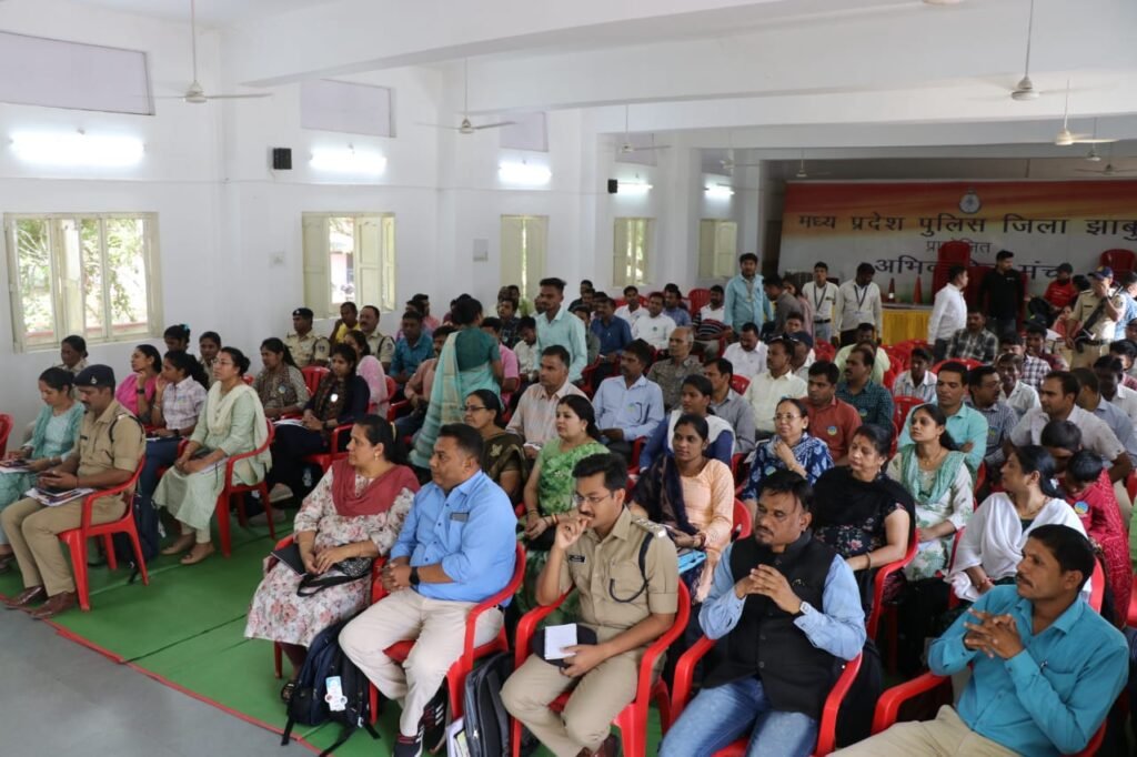 मानसिक स्वास्थ्य व मानव तस्करी को लेकर एक दिवसीय कार्यशाला आयोजित 3 WhatsApp Image 2023 04 12 at 52912 PM 1
