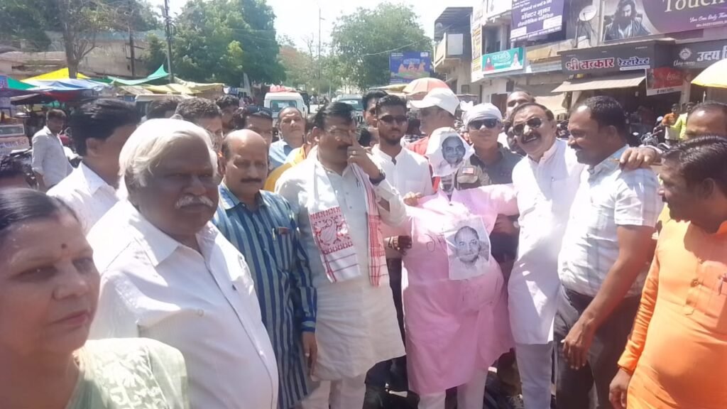 19 मंडलो में हुआ गोविन्द सिंह का पुतला दहन 2 WhatsApp Image 2023 04 16 at 52844 PM