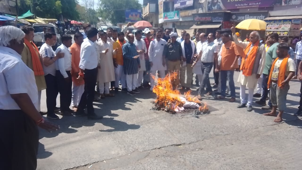 19 मंडलो में हुआ गोविन्द सिंह का पुतला दहन 1 WhatsApp Image 2023 04 16 at 52845 PM