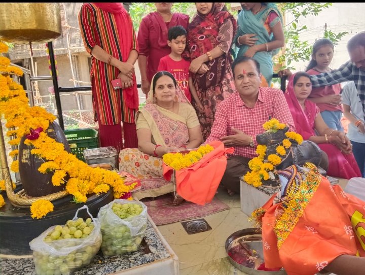 झाबुआ मध्य प्रदेश में श्री योगेश्वर धाम पर द्वितीय ध्वजारोहण संपन्न 1 WhatsApp Image 2023 05 04 at 40806 PM