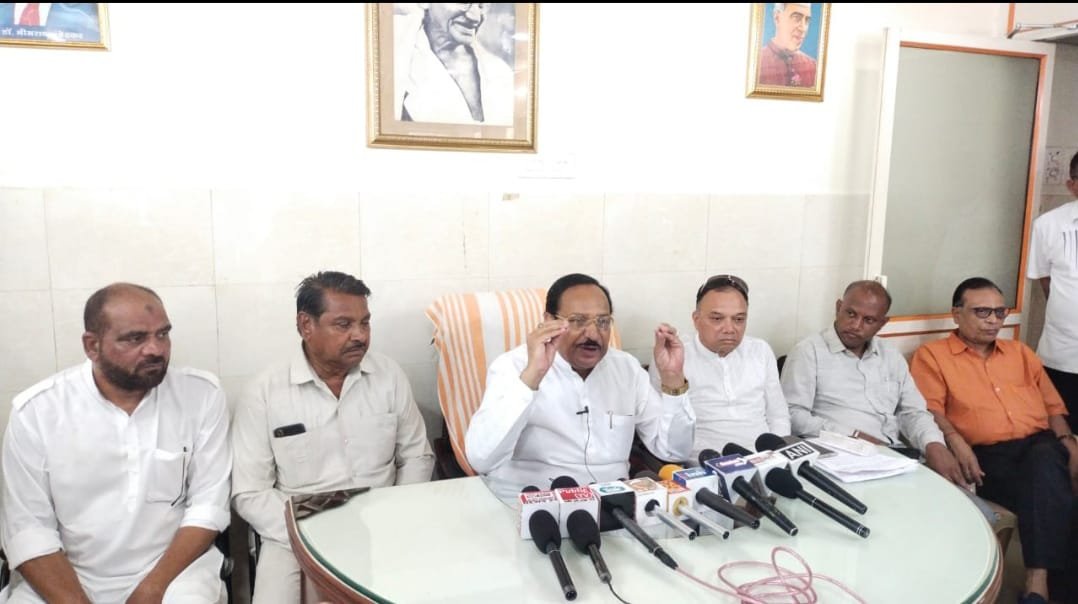 झाबुआ मध्य प्रदेश में महाकाल परिसर के निर्माण में भ्रष्टाचार को लेकर कांग्रेस की पत्रकार वार्ता आयोजित 1 WhatsApp Image 2023 06 03 at 23723 PM
