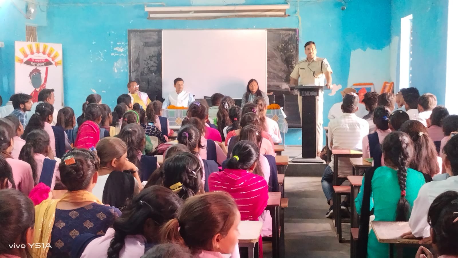 मध्य प्रदेश के सिंगरौली में ‘‘अभिमन्यु‘‘ अभियान के तहत पुलिस अधीक्षक यूसुफ कुरैशी के निर्देशन में जन जागरूकता अभियान का आयोजन 3 WhatsApp Image 2023 06 20 at 83529 PM 2