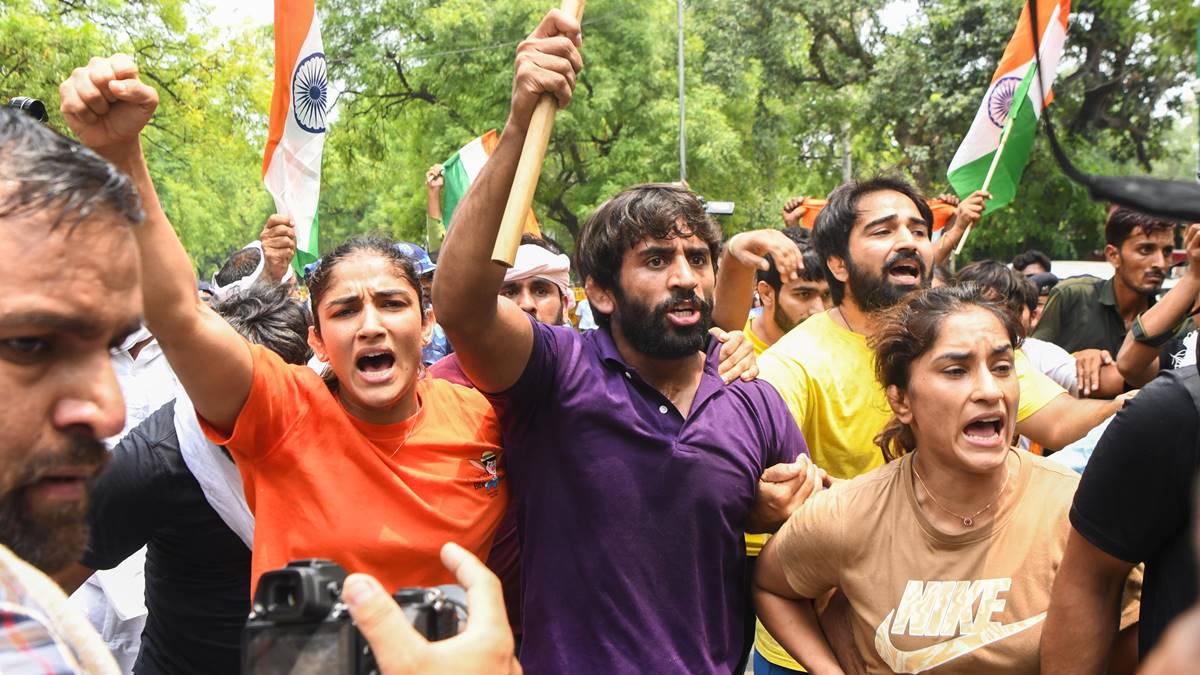 Wrestlers Protest 2333