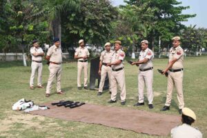 पुलिस लाईन में पुलिस जवानों का Training Session 3 पुलिस जवानों का Training Session