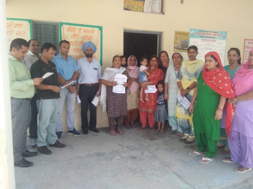 DLSA(District Legal Services Authority) द्वारा असंगठित क्षेत्रों में काम करने वाले Worker को किया जा रहा है Awareness 1 असंगठित क्षेत्रों में काम करने वाले Worker को किया जागरूक