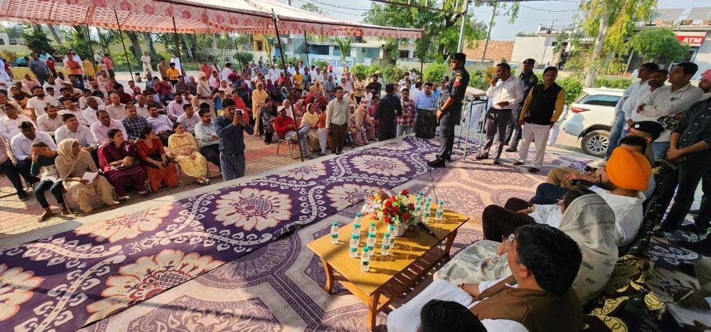 जनसंवाद में राज्यमंत्री कमलेश ढांडा