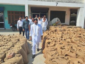 MSP से कम रेट पर बिक रही फसल, मंडियों में खरीद, उठान और पेमेंट की नहीं कोई तैयारी 2 IMG 20231010 WA0050