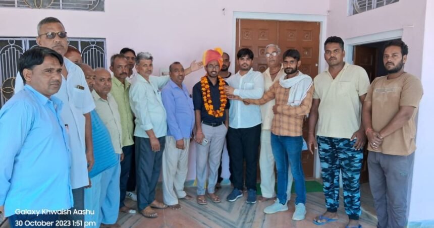 गुड़ा ग्राम के डॉक्टर लोकेश कुमावत का ग्रामीणों द्वारा सम्मान किया गया 1 डॉक्टर लोकेश कुमावत