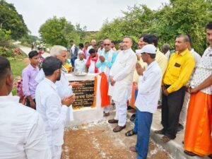 मऊ मानिकपुर विधायक Avinash Chandra Diwedi ग्राम पंचायतों में चौपाल लगाकर रोड का किया लोकर्पण 1 Untitledपरपर
