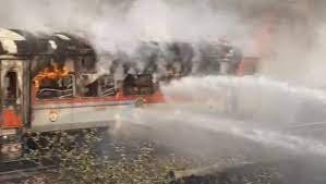 Patalkot Express Train में लगी भीषण आग 1 Patalkot Express Train