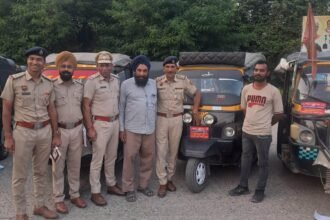 Auto Sticker अभियान