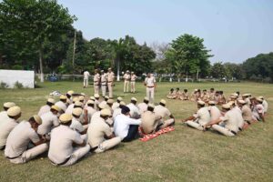 पुलिस लाईन में पुलिस जवानों का Training Session 4 पुलिस जवानों का Training Session