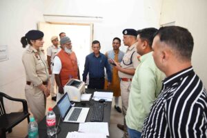 स्वच्छ भारत मिशन अभियान के तहत किया थानों का औचक निरीक्षण 4 स्वच्छ भारत मिशन अभियान