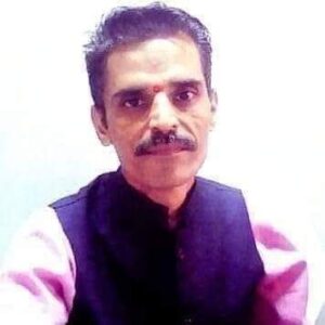 अवसर की ताक में लोकतंत्र के बहुरूपिए जो देश का अहित कर रहे हैं। 2 पुजारी
