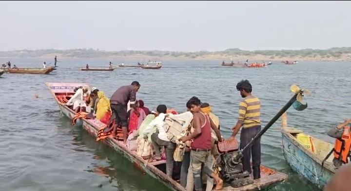 पांच दिवसीय पंचक्रोशी यात्रा दूसरे पड़ाव पर सनावद से Toksar के लिए रवाना 2 WhatsApp Image 2023 11 24 at 17.05.17