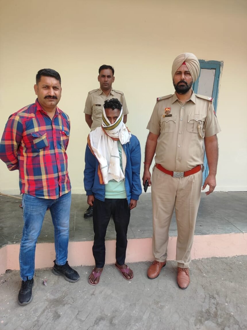 घर में घुसकर मारपीट करने के आरोपी को किया गिरफ्तार 1 मारपीट करने वाला गिरफ्तार