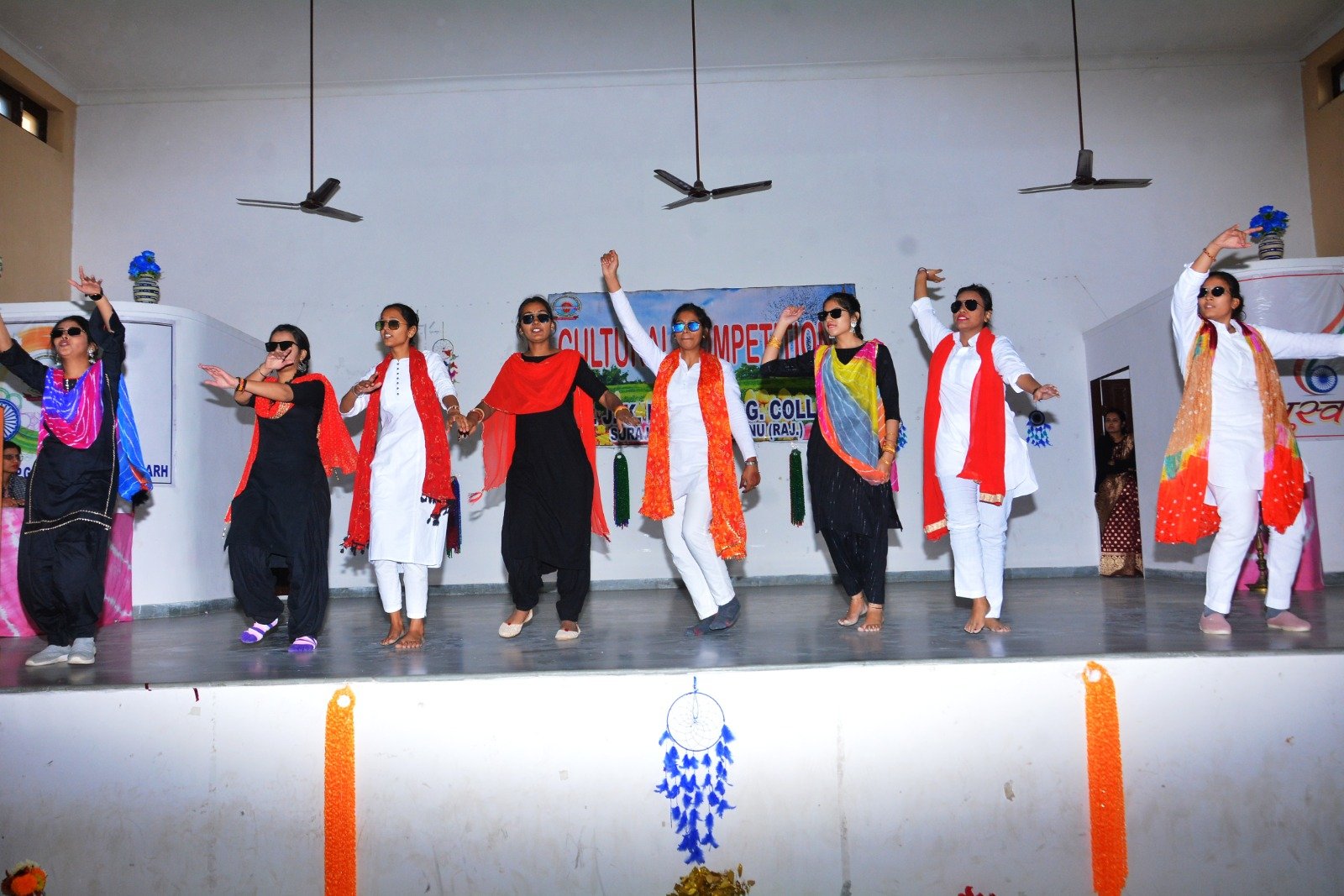 बरासिया कॉलेज में Cultural Competition आयोजित 2 Cultural Competition का आयोजन