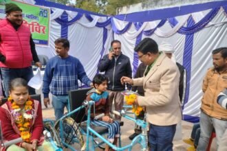 Divyang बच्चों को शिविर में नि:शुल्क सहायक उपकरण