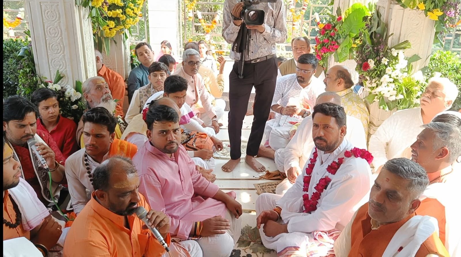 हर्षोल्लास के साथ मना बड़े Dada Ji का जन्मोत्सव 2 हर्षोल्लास के साथ मना बड़े Dada Ji का जन्मोत्सव