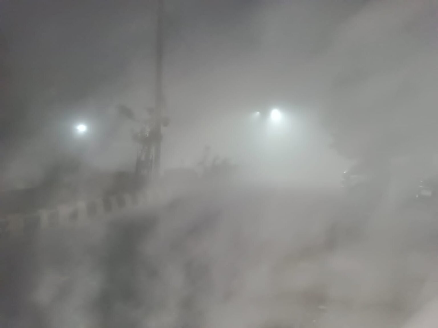 Cold and Dense Fog से जनजीवन रहा अस्तव्यस्त