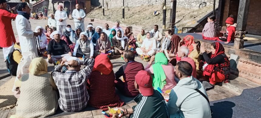 Pashupati Nath मन्दिर में श्रद्धालुओं ने किए दर्शन 1 Pashupati Nath मन्दिर में श्रद्धालुओं ने किए दर्शन।