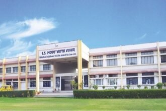 S S Modi Vidya Vihar के Students बजट सत्र से हुए रुबरु
