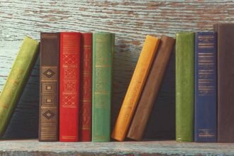 डायमण्ड बुक्स द्वारा प्रकाशित Novel