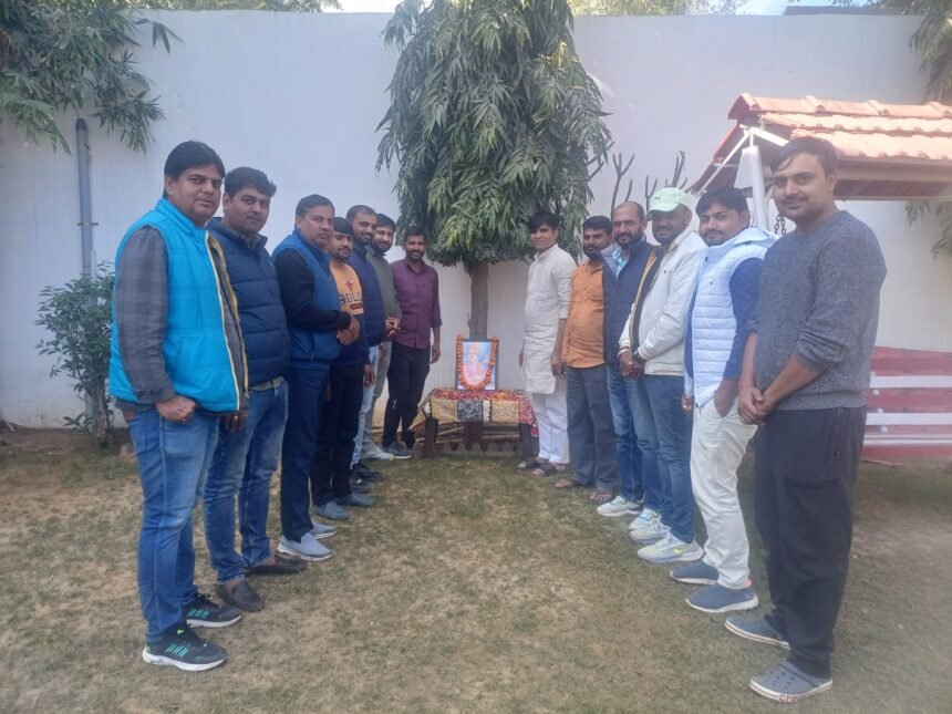 Young India Society के कार्यालय में शुक्रवार को स्वामी विवेकानंद की जयन्ती मनाई गई 1 34