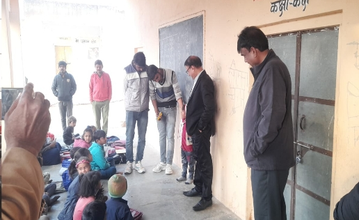 जिला कलेक्टर Bachanesh Kumar Agarwal लेट लतीफ आने वाले अधिकारी कर्मचारियों पर सख्त 3 Bachanesh Kumar Agarwal लेट लतीफ आने वाले अधिकारी कर्मचारियों पर सख्त