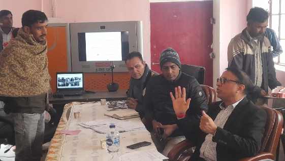 Bachanesh Kumar Agarwal लेट लतीफ आने वाले अधिकारी कर्मचारियों पर सख्त