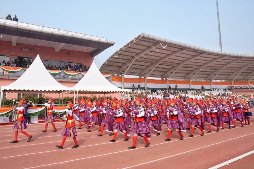 Republic Day की पूर्व संध्या पर स्कूली बच्चों ने सांस्कृतिक कार्यक्रम पेश किया 