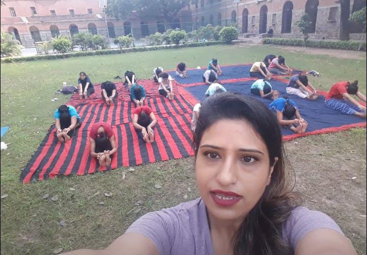 Migraine Pain को दूर करने में योगा है असरदार