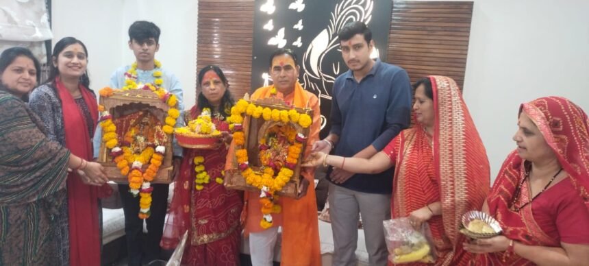 Uchchishta Ganapati भगवान हाल जानने व दर्शन देने के लिए बडवाह में भक्तो के घर-घर पहुंचे 1 Uchchishta Ganapati भगवान भक्तो के घर-घर पहुंचे