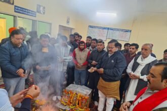 Subhash Chandra पावर हाउस द्वारा हवन यज्ञ पर पहुंचे