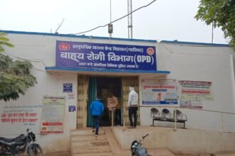 Bhitarwar News: भितरवार में सीएमएचओ की ताबड़तोड़ कार्यवाही, सरकारी कर्मचारी हो या अधिकारी बक्सा नहीं जायेगा