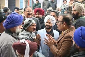 Camp में पेंशन लाभार्थियों को आने वाली समस्याओं का समाधान किया