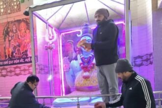 Subhash Chandra ने शिव मंदिर में स्वच्छता चलाया अभियान