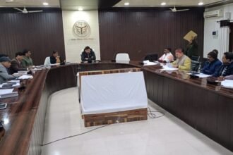 DM Abhishek Anand की राजनीतिक दलों के साथ बैठक