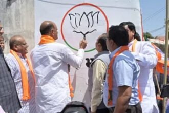 Wall Writing Campaign के तहत दीवार पर लिखा स्लोगन