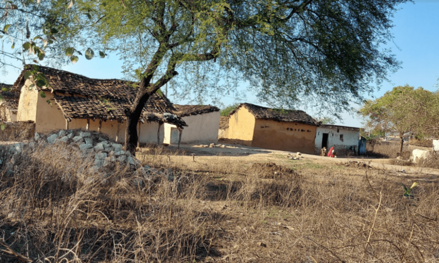 Tribals का घर उजाड़ने की हो रही साजिश