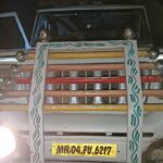 Awaliya में गोवंश से भरी पिकअप को गांव वालों ने पकड़ा