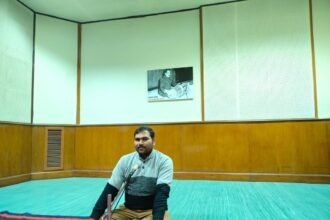 चित्रकूट के युवा कवि Dinesh Dixit संघर्षी के काव्यपाठ प्रसारण छतरपुर में हुआ