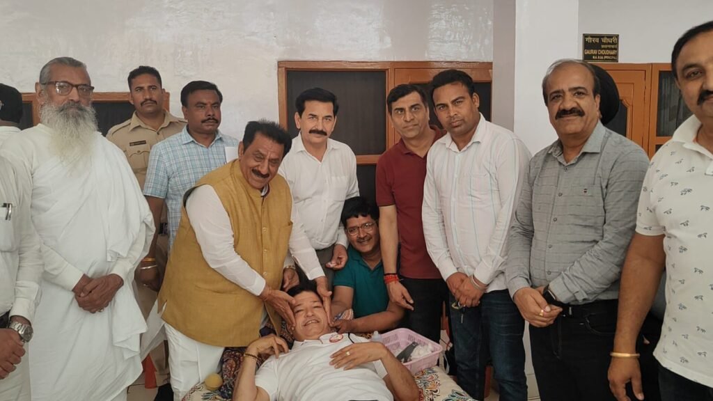 Blood Donation Camp: किसी अनजान के लिए भी जीवनरक्षक से कम नहीं होते रक्तदाता:राज्यमंत्री श्री सुभाष सुधा 4 Blood Donation Camp: किसी अनजान के लिए भी जीवनरक्षक से कम नहीं होते रक्तदाता:राज्यमंत्री श्री सुभाष सुधा