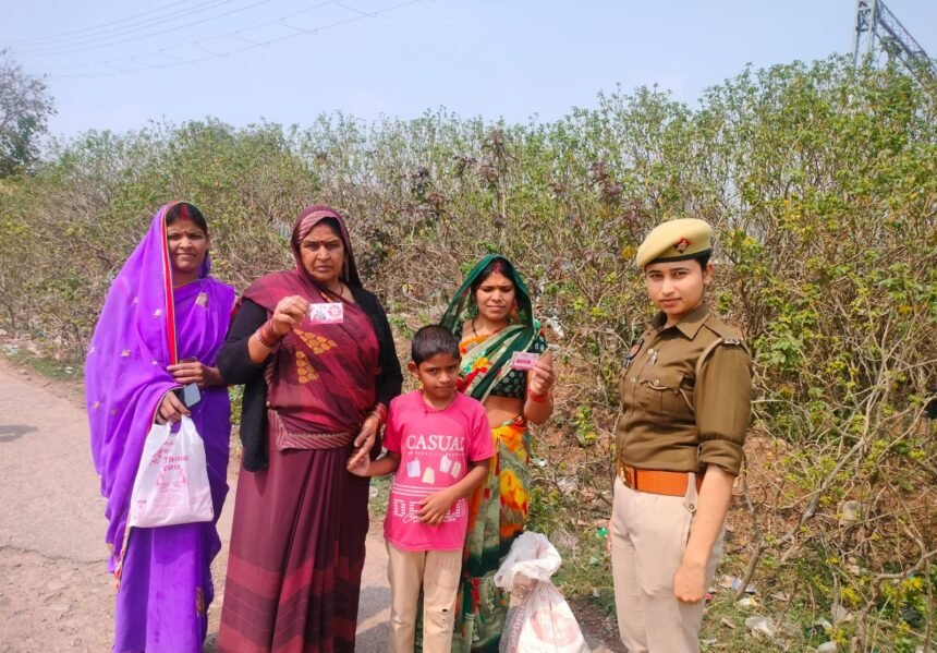 मिशन शक्ति अभियान-4 के क्रम में चित्रकूट के समस्त थानों की Anti Romeo Teams प्रतिदिन भ्रमण कर जागरूकता फैल रही है 1 मिशन शक्ति अभियान-4 के क्रम में चित्रकूट के समस्त थानों की Anti Romeo Teams प्रतिदिन भ्रमण कर जागरूकता फैल रही है