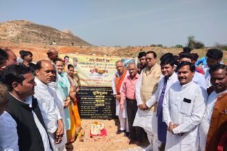 Jal Jeevan Mission: जल शोधन संयंत्र का भूमि पूजन MP नारायण शेजवलकर के द्वारा किया गया