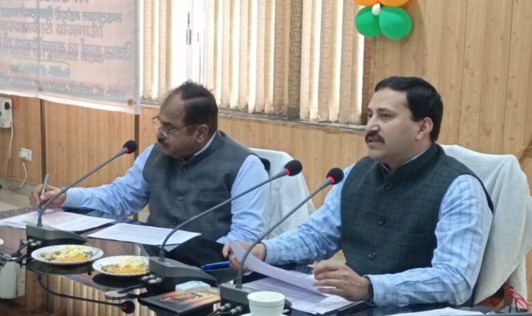 Hamirpur News: बाईपास पुलों में मिट्टी भराई का काम अधर में अटका, कैसे मिले जाम से निजात