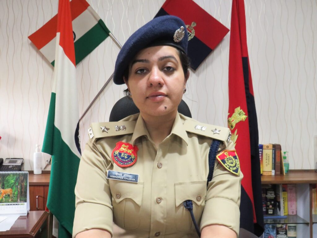 Haryana Police ने शस्त्र लाइसेंस धारकों को निर्देशित करने का आदेश दिया 3 पंचकूला Police हिमाद्रि कौशिक (DCP) ने शस्त्र लाइसेंस धारक को दिए सख्त निर्देश