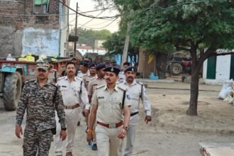 Lok Sabha Elections: लोकसभा चुनाव से पहले तैयारी हुई तेज, पुलिस और सशस्त्रबल ने निकाला फ्लैग मार्च
