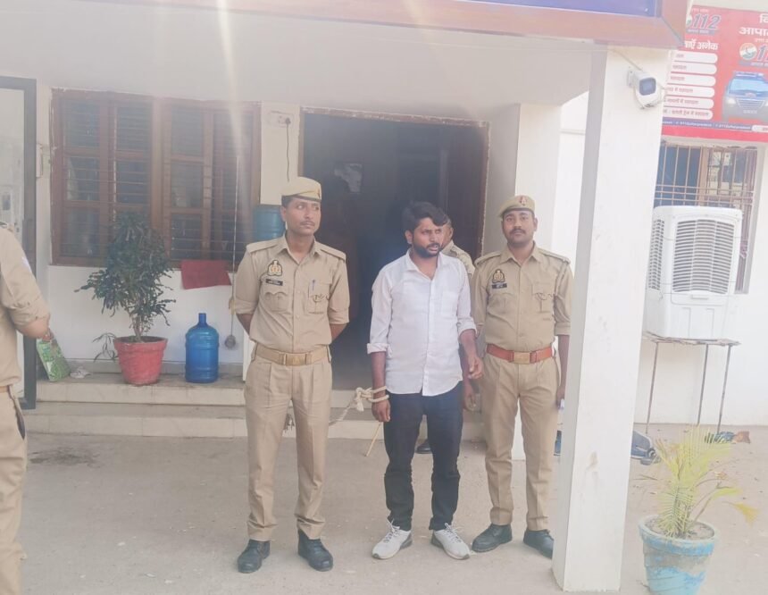 UP Police: उत्तर प्रदेश आरक्षी पुलिस भर्ती में दूसरे के स्थान पर परीक्षा दिलाने वाला गिरफ्तार